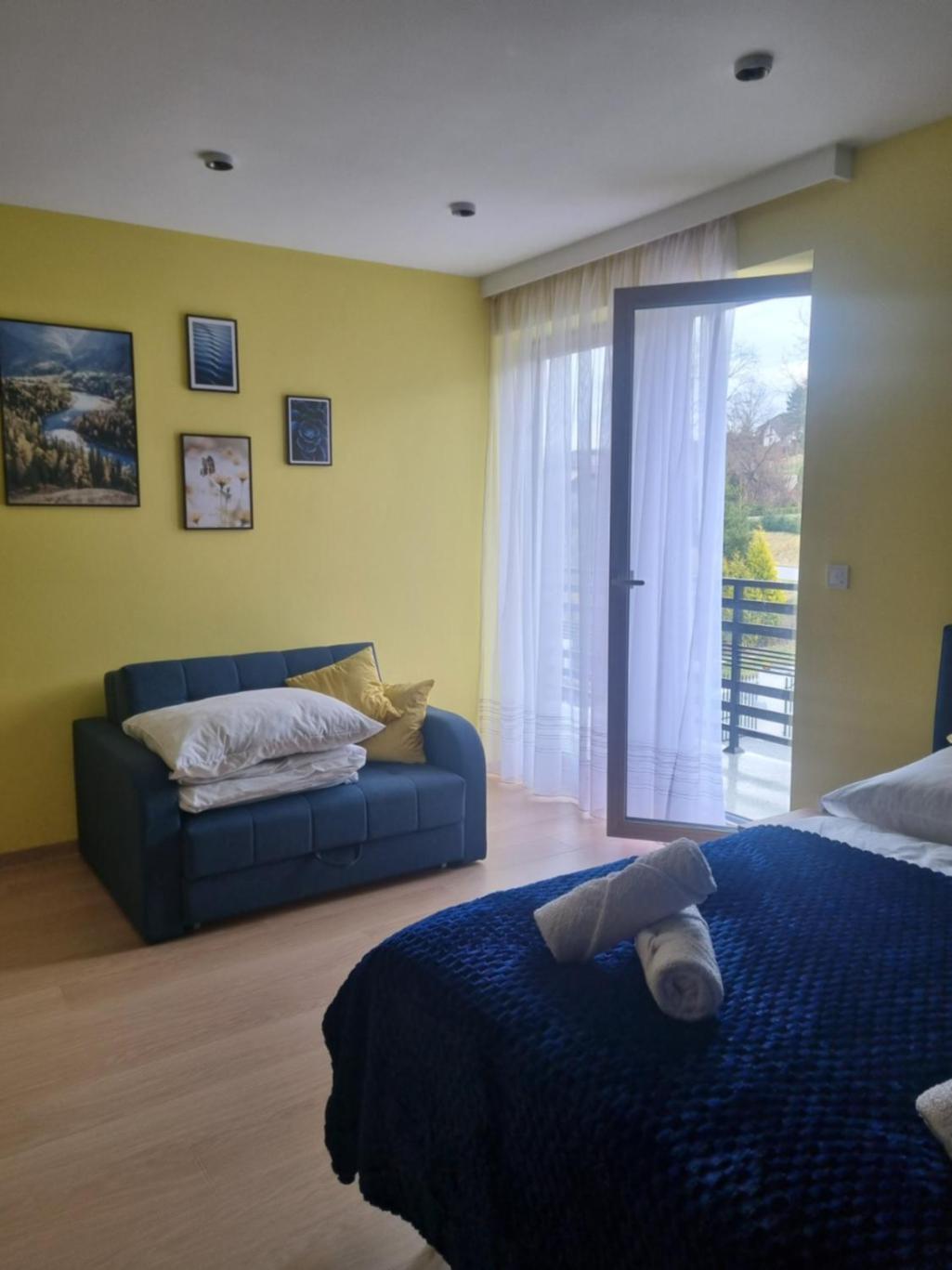 Villa Zumilu House à Zagorz Extérieur photo